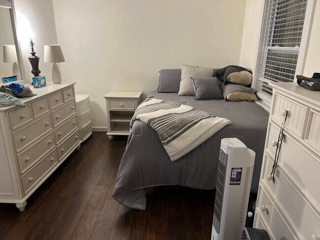 Foto del edificio - 140 Torpedo Rd