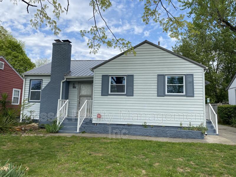 Primary Photo - 2625 Avondale Ave