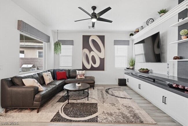 Foto del edificio - 246 Tallis Hills Ave