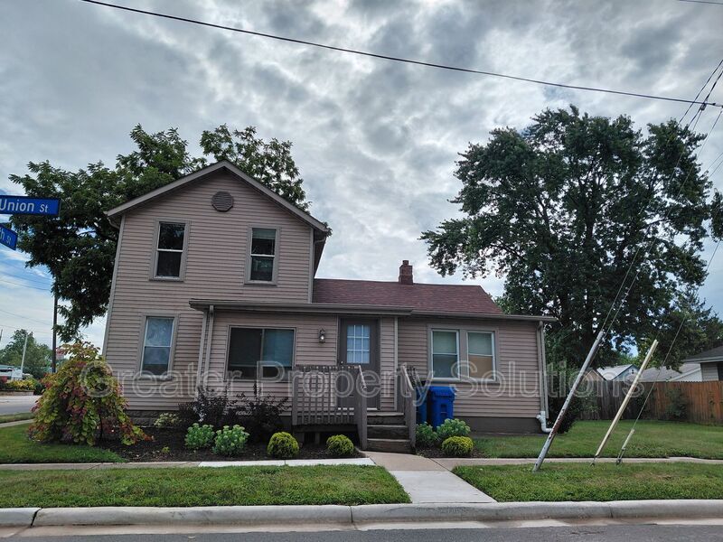Foto principal - 158 N Union St