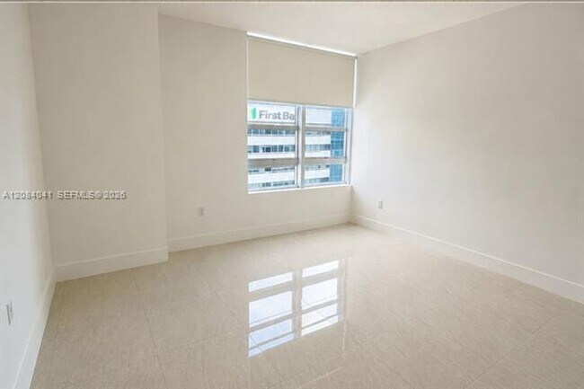 Building Photo - 951 Brickell Ave