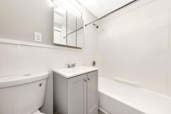 Photo - 71 Almont St Apartment