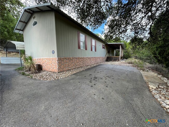 Foto del edificio - 5766 Chimney Rock