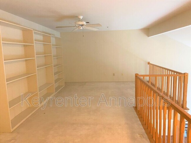 Building Photo - 2711 Summerview Way