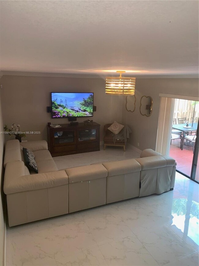 Building Photo - 2561 Camelot Ct