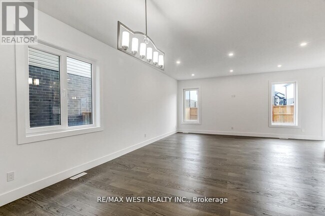 Photo du bâtiment - 92 Poole Cres