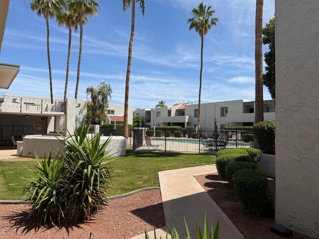 Foto del edificio - 3313 N 68th St