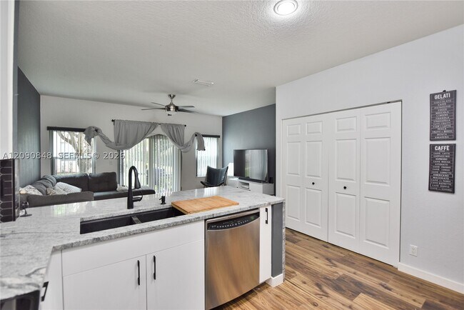 Foto del edificio - 3356 NW 29th Ct
