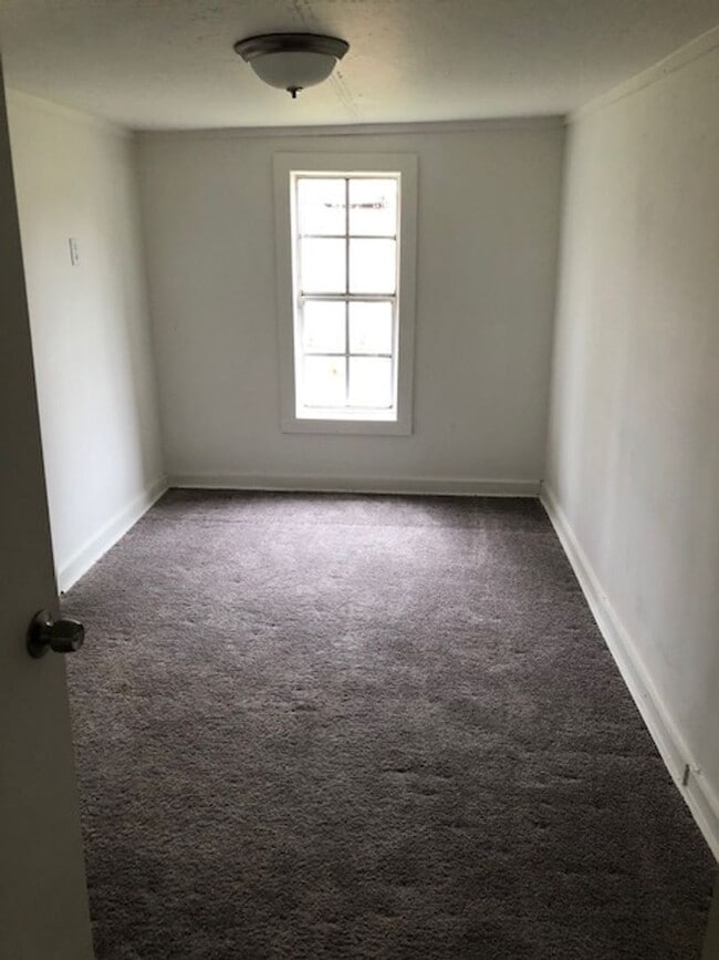 Foto del edificio - FEBRUARY MOVE SPECIAL! FIRST MONTH FREE!!