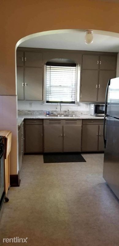 Foto del edificio - 3 br, 1 bath House - 124 Constitution Ave