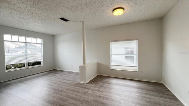 Foto del edificio - 123 Jaybee Ave