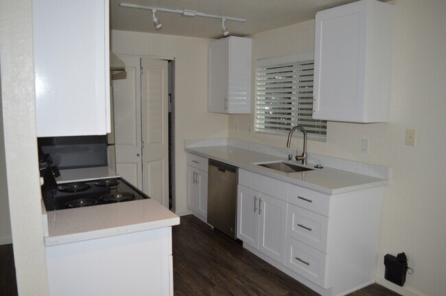 Foto del edificio - 9724 6th Ave NW