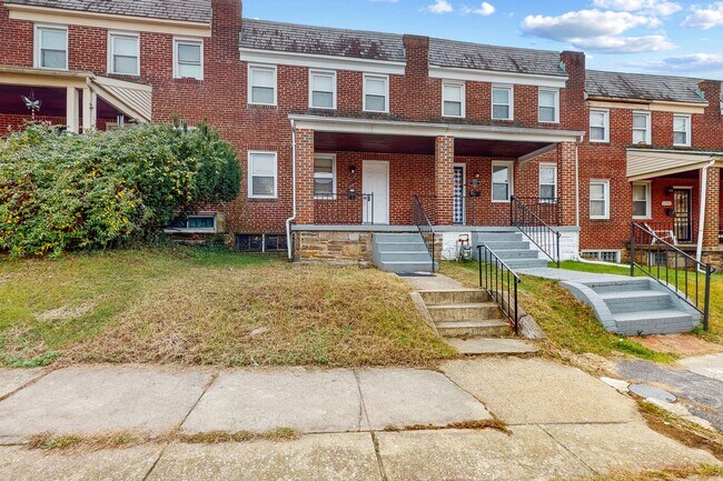 Foto del edificio - Fully Renovated & Fenced Backyard!