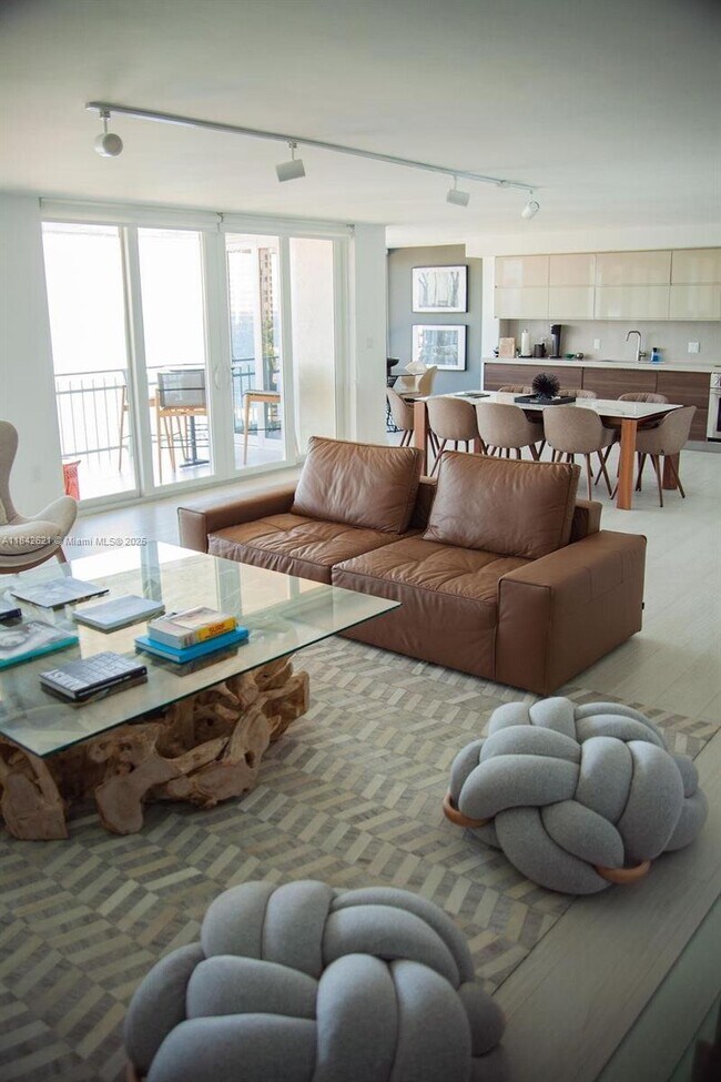 Foto del edificio - 600 Grapetree Dr