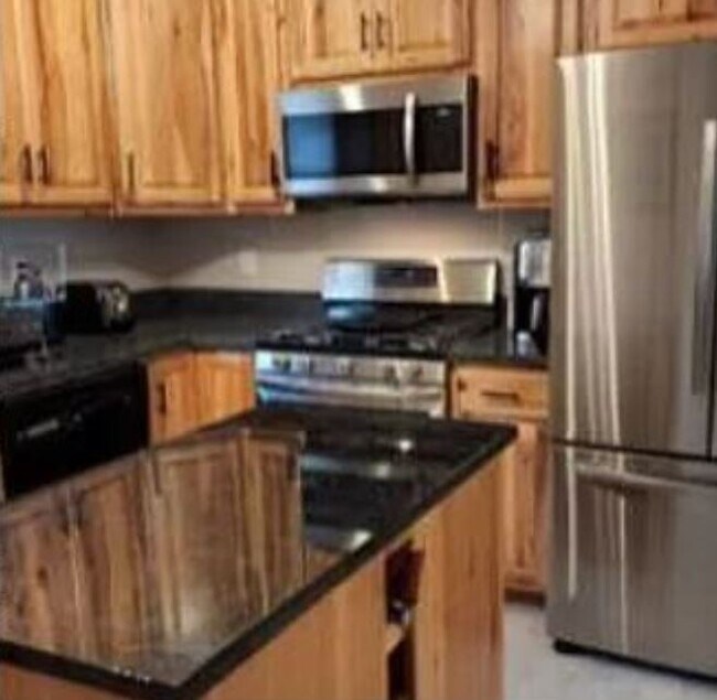 Remodel Kitchen - W232N6042 Teakwood Ct