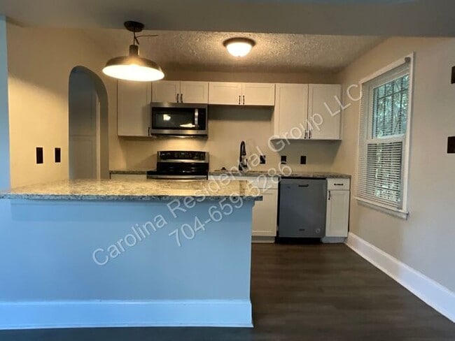 Building Photo - 3905 Freedom Dr