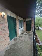 Building Photo - 2718 Painter Ave SW