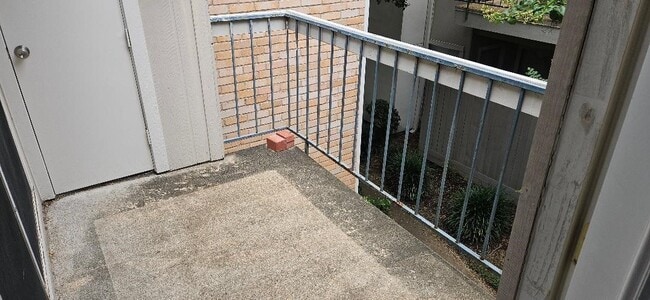 Foto del edificio - 7900 N Stadium Dr