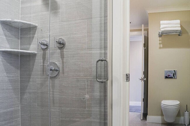 Building Photo - 100 State St