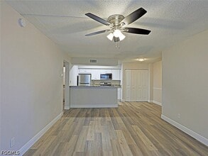 Building Photo - 5305 Summerlin Rd