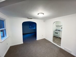 Building Photo - 27 8th Ave
