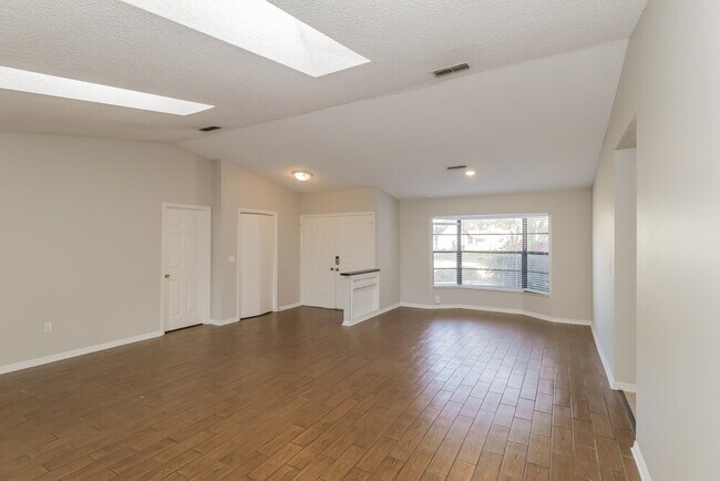 Foto del edificio - 8552 Bridgewater Dr