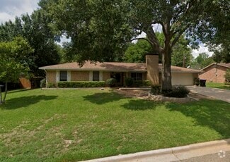 Building Photo - 1901 Miles Dr