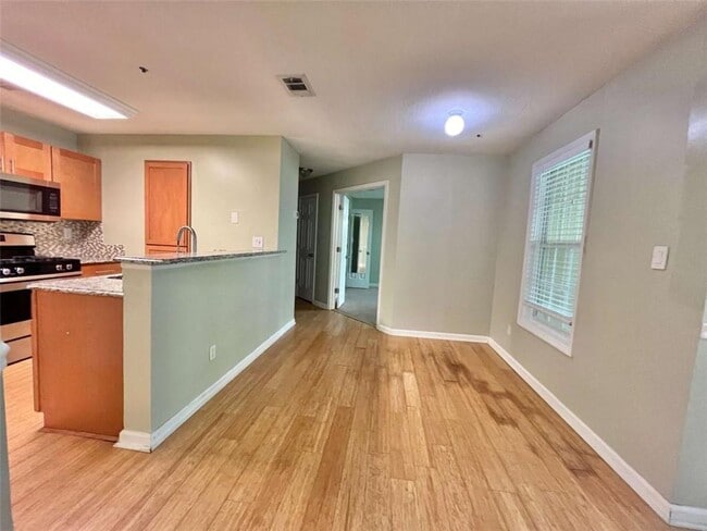 Building Photo - 2132 River Heights Walk SE