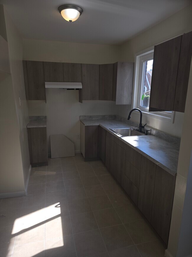 Cocina - 15503 Ward St