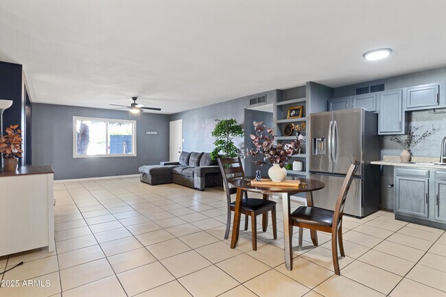 Foto del edificio - 13810 N 48th Ave