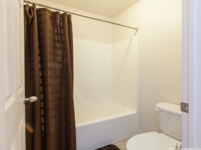 Foto del edificio - 1937 N Canyon Rd #304