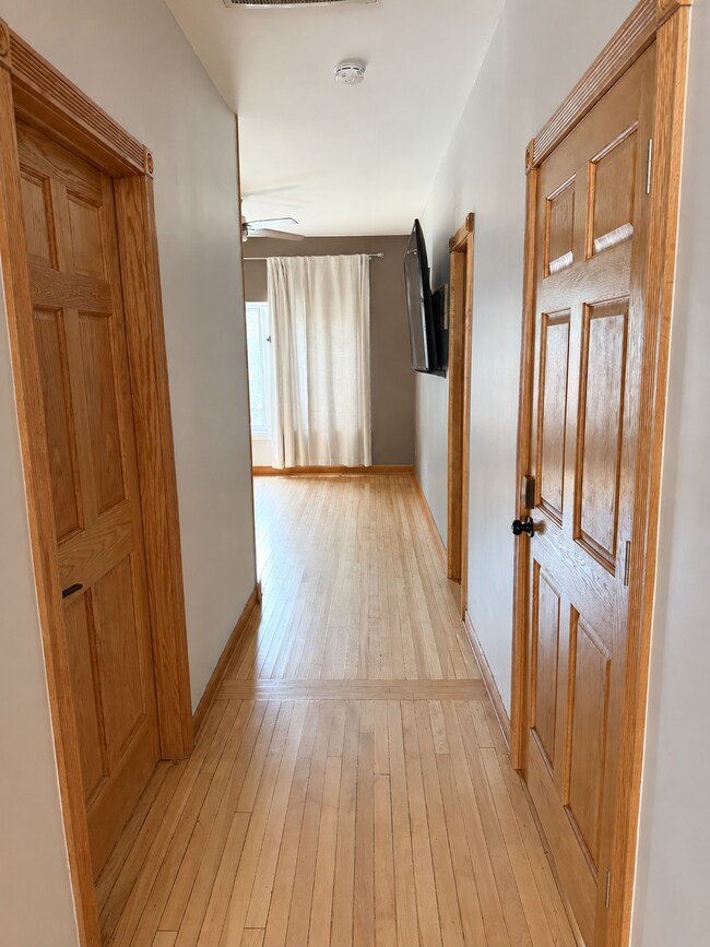 Entrada principal - 2822 W 40th St