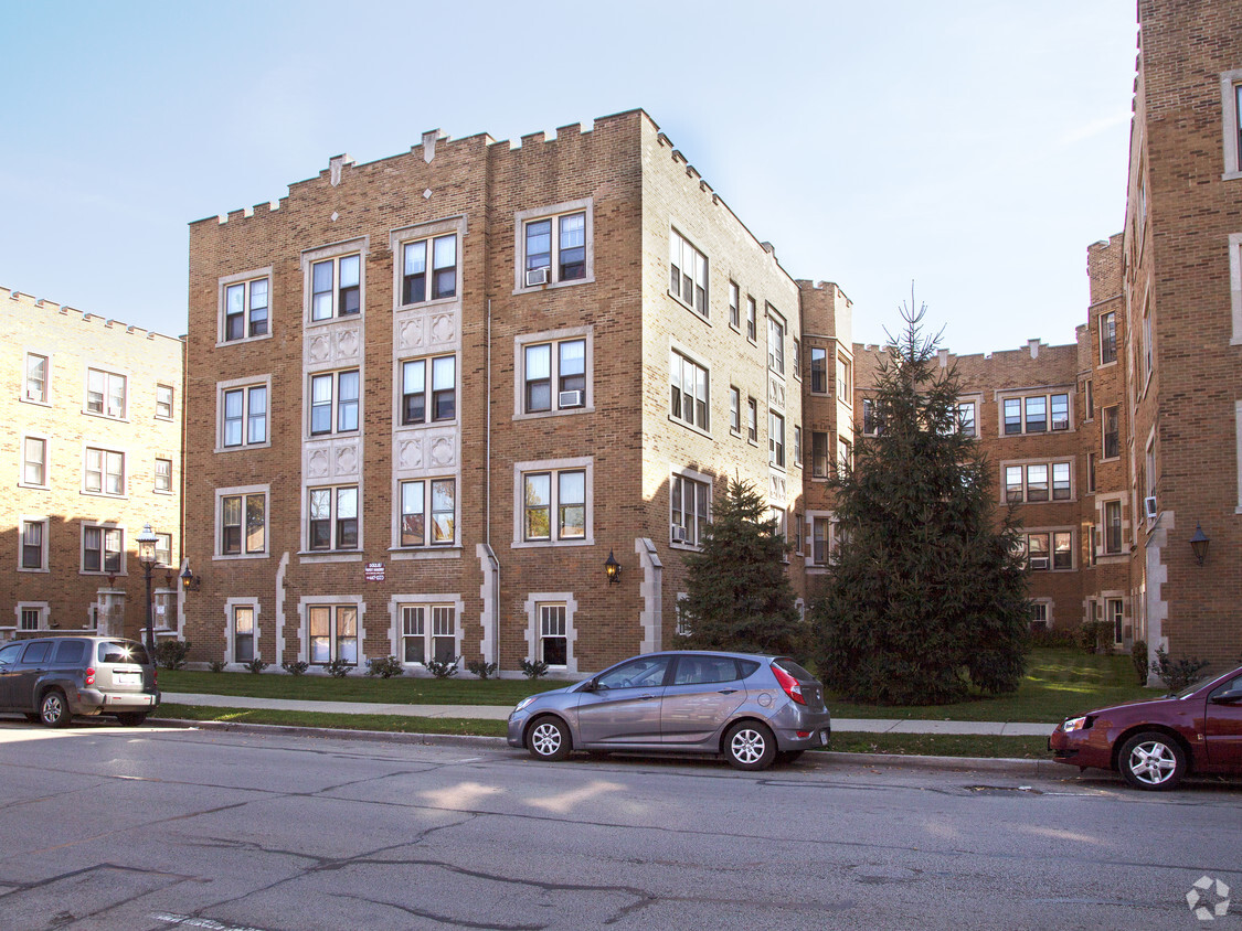 Foto principal - 43-63 Forest Ave