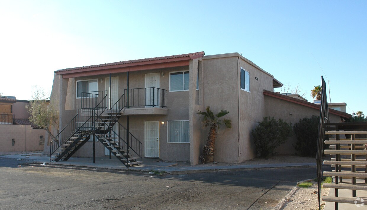 Building Photo - 3620 Ala Dr