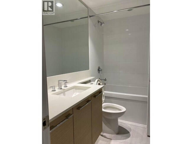 Photo du bâtiment - 6700 Dunblane Ave