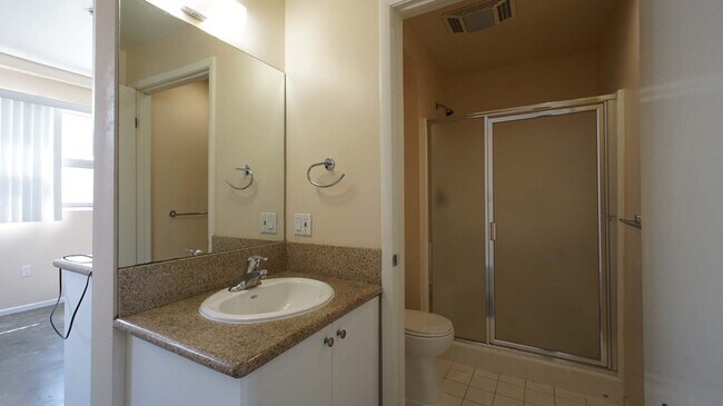 Foto del edificio - 922 W 23rd St