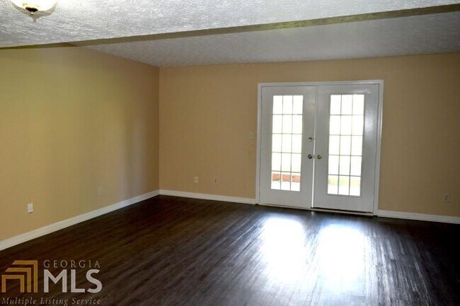 Building Photo - 4493 Golf Vista Cir