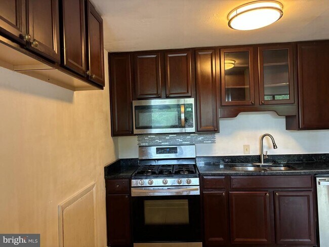 Foto del edificio - 525 N Armistead St