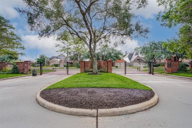 Building Photo - 21519 San Marino Dr