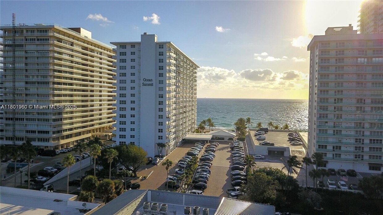 Foto principal - 4010 Galt Ocean Dr