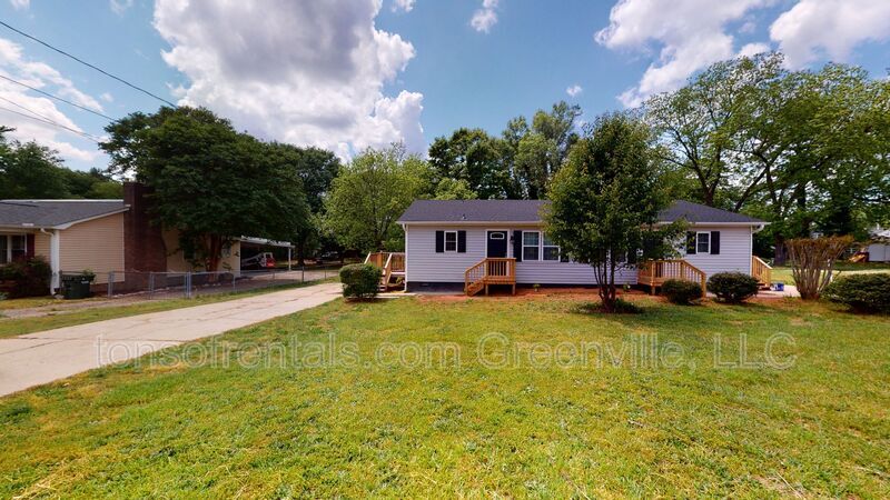 Primary Photo - 206 Old Woodruff Rd