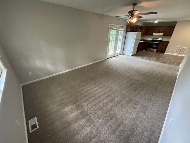 Building Photo - Now Ready in High Point! Fantastic 3 Bedro...