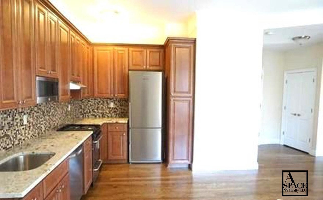 Primary Photo - 207 West 85th Street