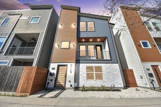 Building Photo - 602 W 28th St