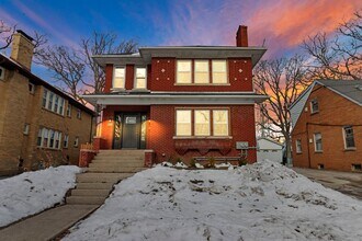 Building Photo - 814 W Keith Ave