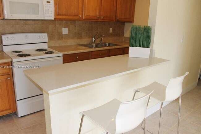Foto del edificio - 4640 NW 79th Ave