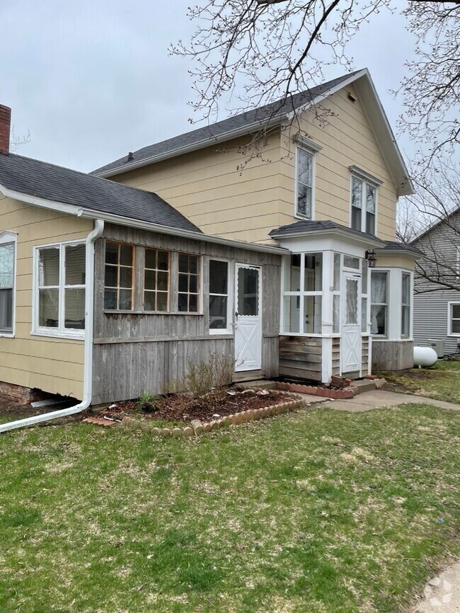 Houses For Rent in New Vienna, IA with a Swimming Pool 1 Houses