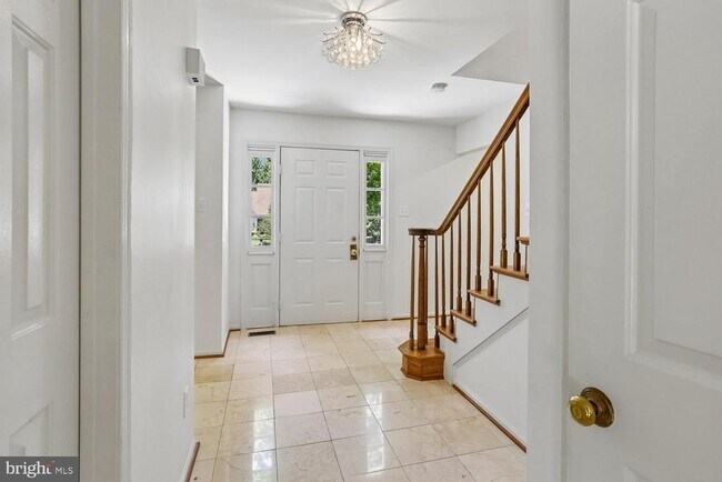 Foto del edificio - 903 Ridge Dr