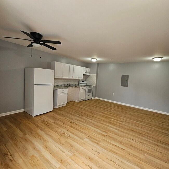 Foto del edificio - 429 E 9th St