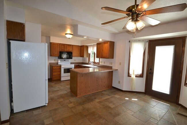 Foto del edificio - 4401 E Oak St